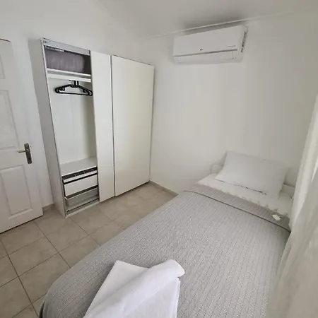 Casa de Férias Eva's Tiny Homes *